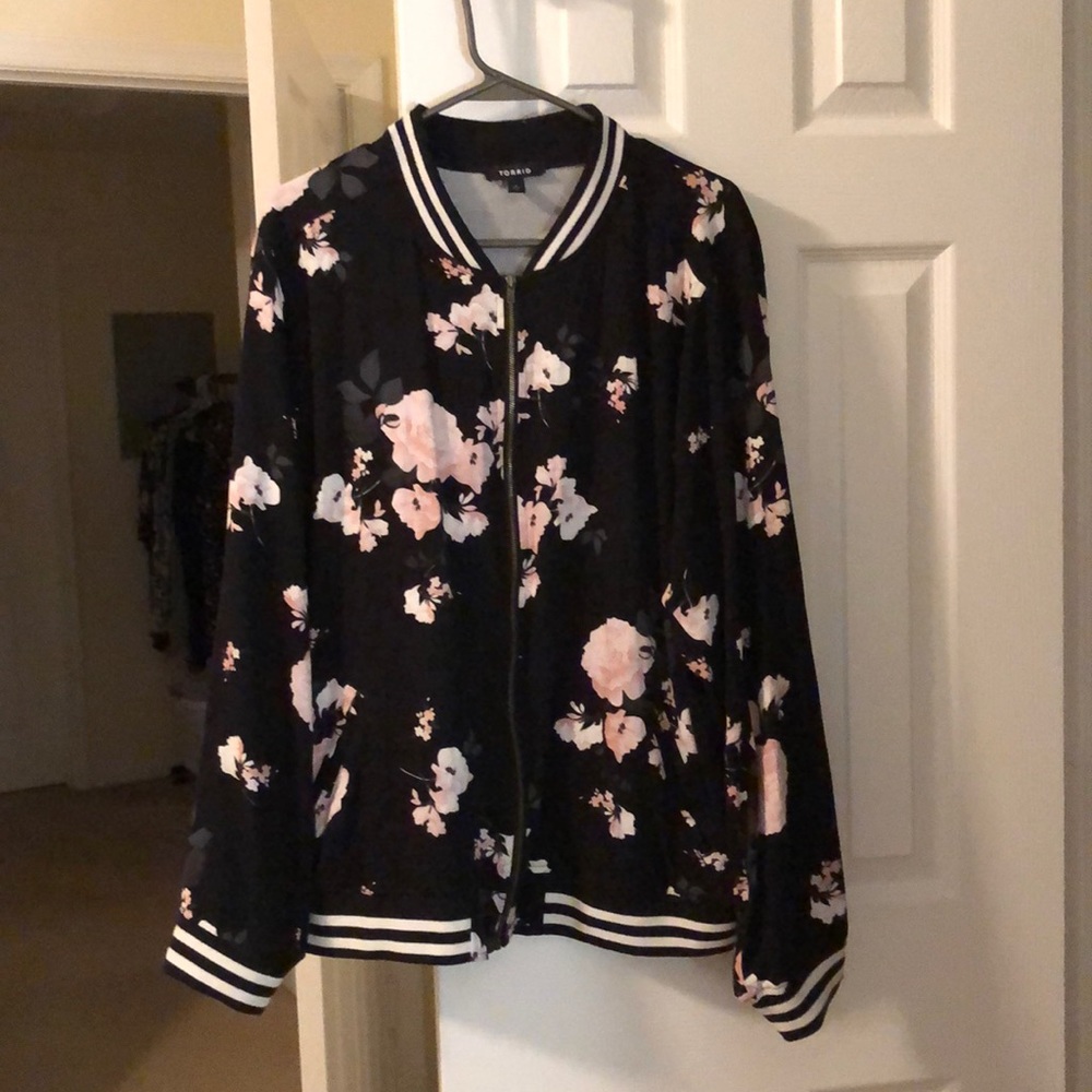 Torrid flower print lightweight jacket